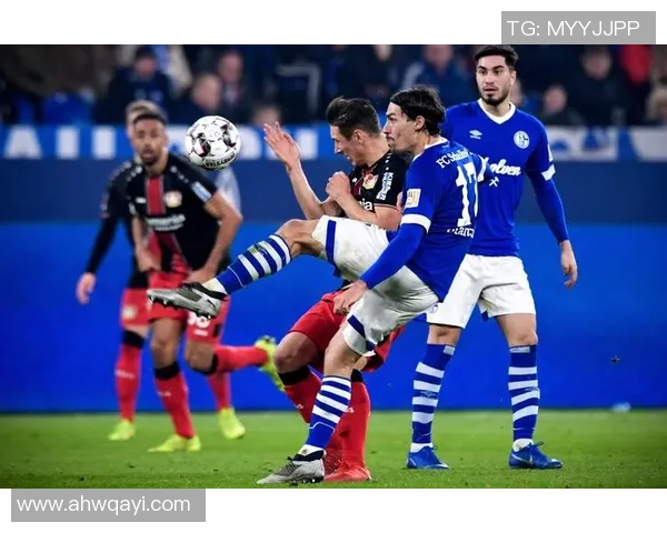 多特蒙德与沙尔克04激战正酣谁能在德甲赛场上笑到最后 多特蒙德与沙尔克04激战正酣谁能在德甲赛场上笑到最后