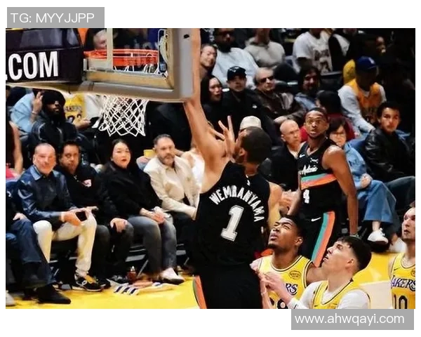 湖人对阵马刺精彩对决比分揭晓全场亮点回顾与分析